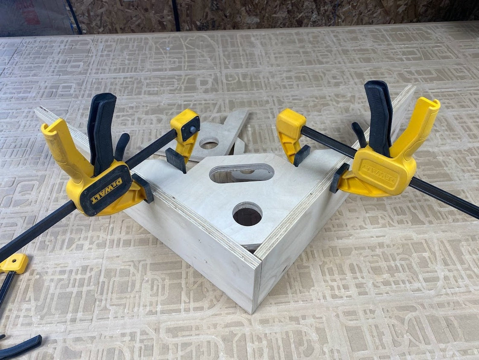 CNC Router Files Corner Clamp Jig Cabinet Squares 3D Model – dryforge